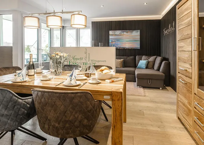 Baltic House Sandburg Apartment *